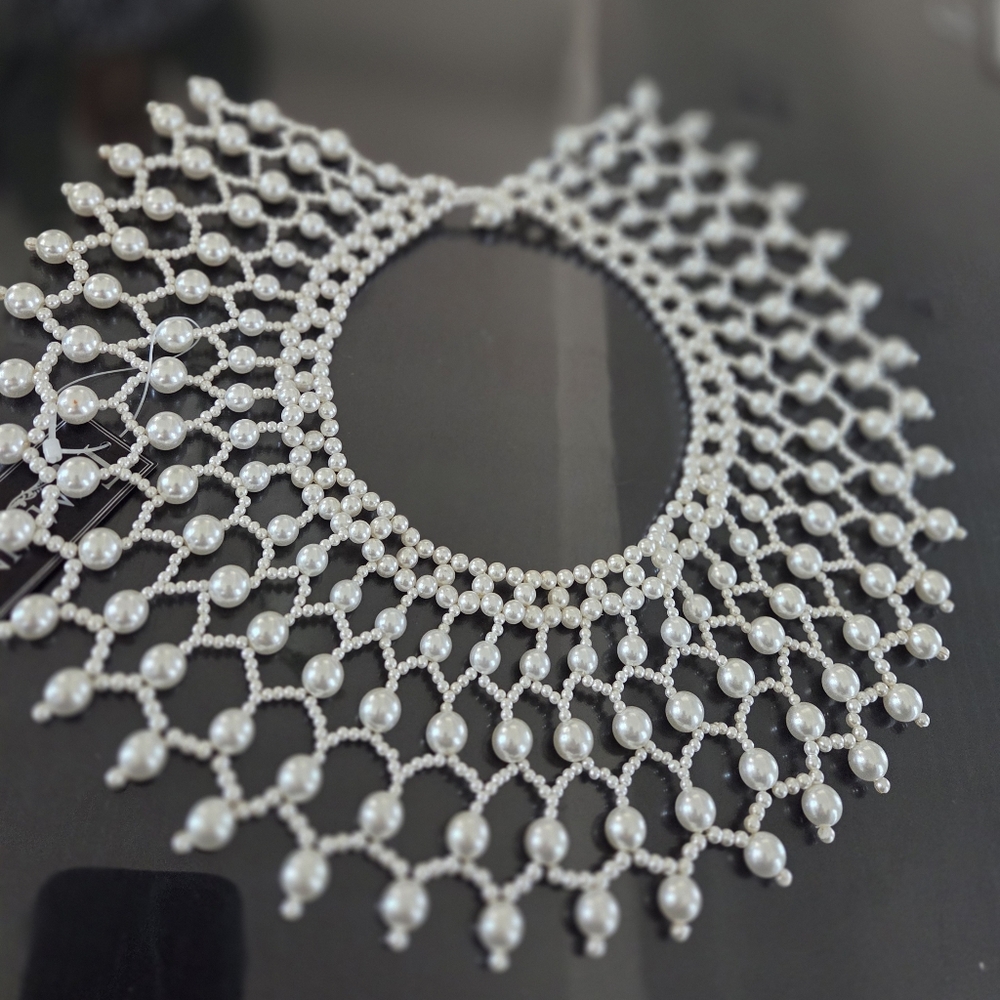 Elegant Pearl Collar Necklace